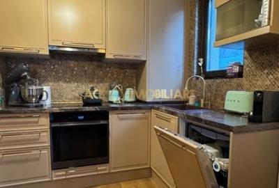 Apartament cu 2 camere decomandat, mobilat în 16 Februarie - 3