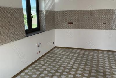 Casă cu 5 camere cu Teren 2000 Mp în Ciritei - 6