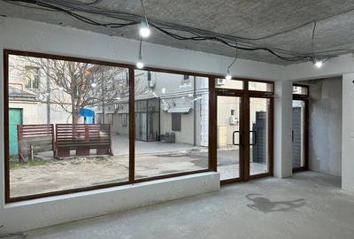 Spațiu comercial, de 100 mp, în Central - 1