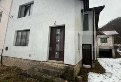 Casă cu 4 camere în După Deal - 1