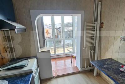 Apartament cu 2 camere decomandat în Rovine - 3