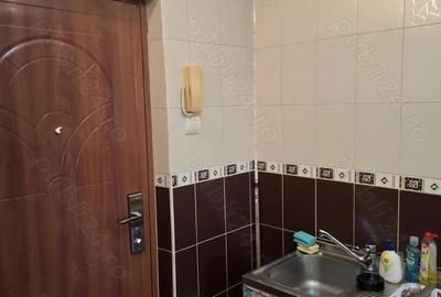 Vin garsoniera Arad zona Vlaicu 24 600 euro neg. Vin garsoniera Arad zona Vlaicu 24 600 euro neg. - 1