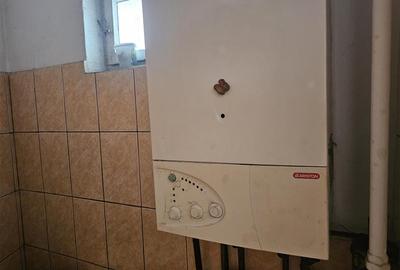 Apartament cu 3 camere semidecomandat, mobilat în Micro II - 22