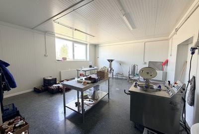 Spațiu comercial, de 10,000 mp, în Central - 9