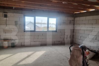 CASA LA ROSU CU TEREN - 29