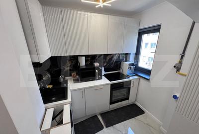 Apartament cu 3 camere decomandat, mobilat în Micro 6 - 6