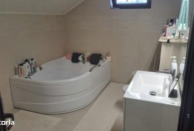 Casă cu 4 camere cu Teren 400 Mp în Central - 5