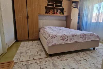 Vand apartament 2 camere decomandat Moinesti - 2
