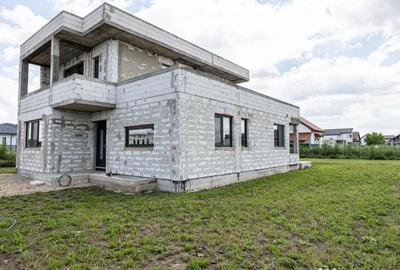 Casă cu 6 camere cu Canalizare în Vladimirescu - 1