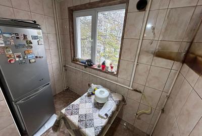 Titan Ozana 4 Camere Etaj 2 Bloc 1974 Reabilitat 2 Grupuri Sanitare 15Min Metrou - 10