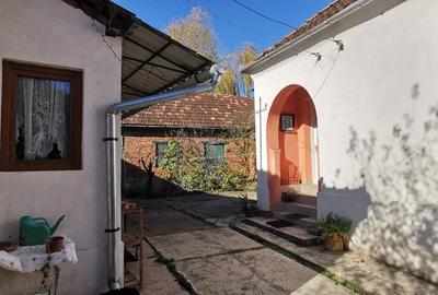 Casă în Bârzava - 1