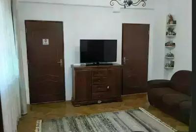 Apartament cu 3 camere semidecomandat, mobilat în Universitate - 1