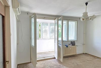 Apartament cu 3 camere semidecomandat în Gorjului