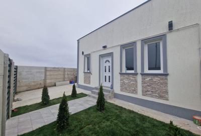 Duplex cu 3 camere cu Canalizare în Central - 1