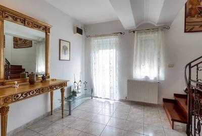 Vila impozanta cu o curte generoasa si garaj - 12
