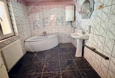 Casă cu 4 camere cu Teren 292 Mp în Central - 11