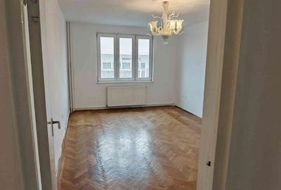 Apartament cu 3 camere decomandat în Calea București - 2