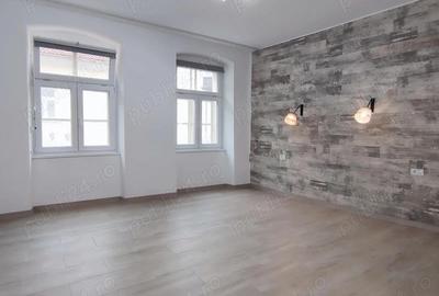 Centrul Istoric - Poarta Schei, garsoniera spa?ioasa. - 13