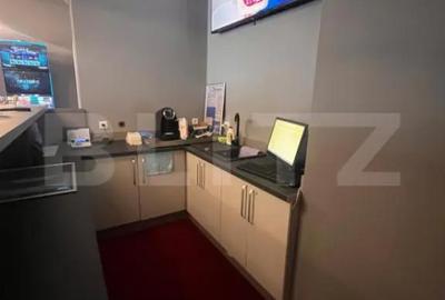 Spațiu comercial, de 65 mp, în Central - 4