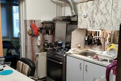 Schimb apartament 2 camere decomandat et.3 cu similar parter sau et.1 - 5