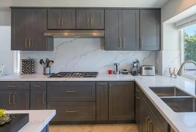 Vila 5 camere - Mall Grand Arena - 1