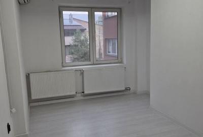 De vânzare Vilă individuala 11 camere curte proprie Parcul Carol De vânzare Vilă individuala 11 camere curte proprie Parcul Carol - 25