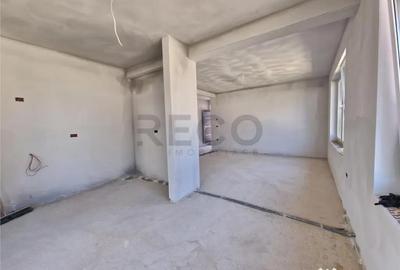 Casă cu 4 camere cu Teren 440 Mp în Central - 3