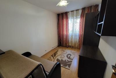 Apartament cu 3 camere decomandate. Mioritei - 7