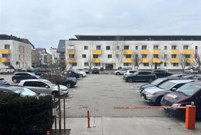 Apartament cu 2 camere semidecomandat, mobilat în Tractorul - 10