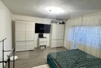 Apartament cu 3 camere decomandat în Micălaca