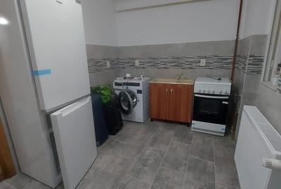 Apartament cu 3 camere decomandat în Micro 6 - 12