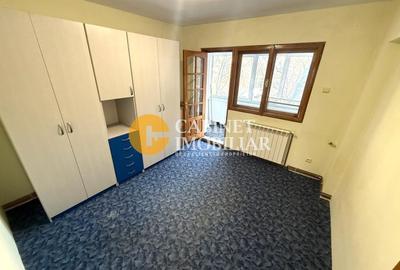Apartament cu 3 camere semidecomandat, mobilat în Podu Roș - 7