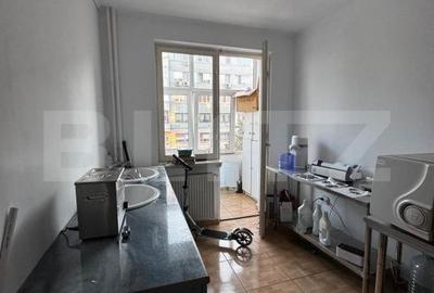 Spațiu comercial, de 60 mp, în Central - 6