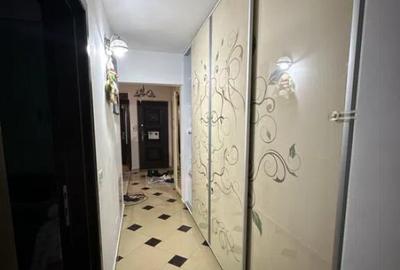 Apartament cu 3 Camere Decomandate Zona Obcini - 2