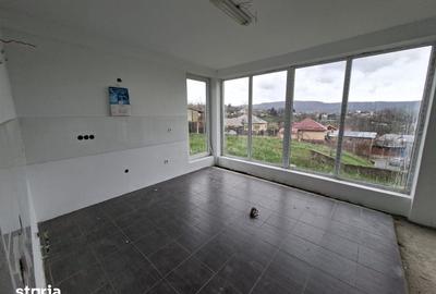 Casă cu 10 camere cu Teren 2736 Mp în Vest - 11