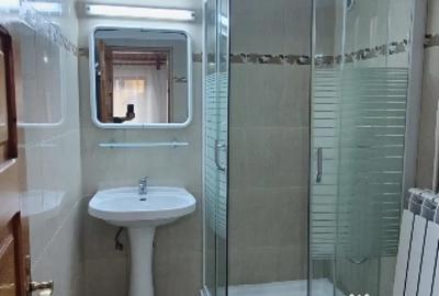 Casă cu 8 camere în Central - 7