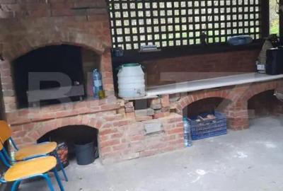 Casă cu 7 camere cu Teren 1500 Mp în Central - 2