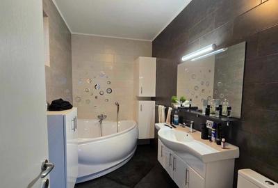 Casa de vanzare, cu piscina, intrarea in Santandrei/Mega Image - 18