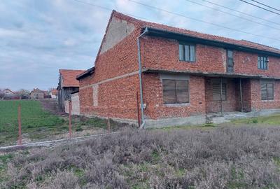 Casă cu 3 camere cu Teren 1439 Mp în Cutina - 3