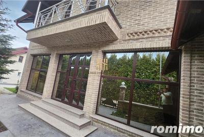 Casă cu 5 camere cu Teren 459 Mp în Rădăuți - 1