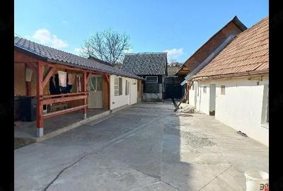 Casă cu 3 camere cu Teren 1490 Mp în Perșani - 3