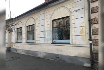 Spațiu comercial, de 115 mp, în Central - 3