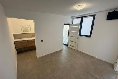 Spațiu comercial, de 40 mp, în Nord - 6