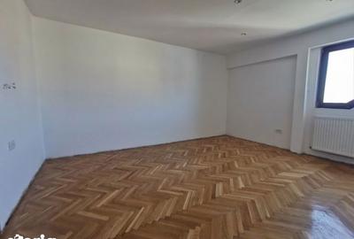 Apartament cu 5 camere semidecomandat, mobilat în Șagului - 14