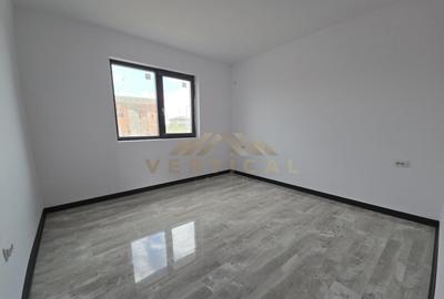 De vanzare / 3 Camere / 2 Bai / Berceni - 2