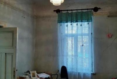 Casă cu 5 camere cu Teren 234 Mp în Central - 3