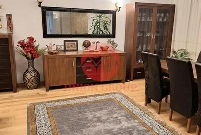 Casă cu 10 camere cu Teren 394 Mp în Central