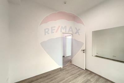 Spațiu comercial, de 100 mp, în P-ța Victoriei - 30