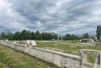 Teren de 7500 mp, în Debarcader