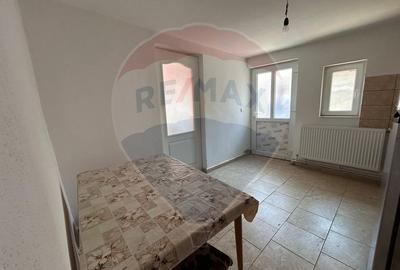 Casa cu 3 camere de vanzare COMISION 0% - 5